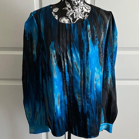 Anne Klein Blue and Black Pleated Blouse - Picture 1 of 9